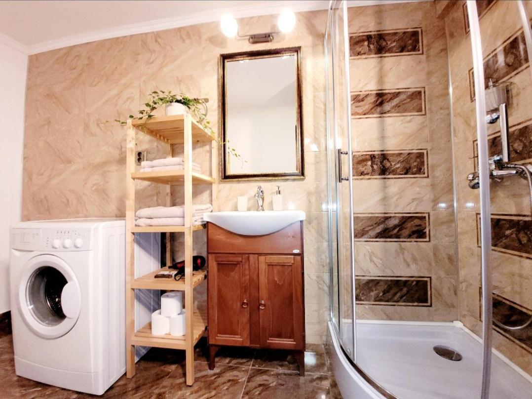 Rose Garden House Apartment Букурещ Екстериор снимка